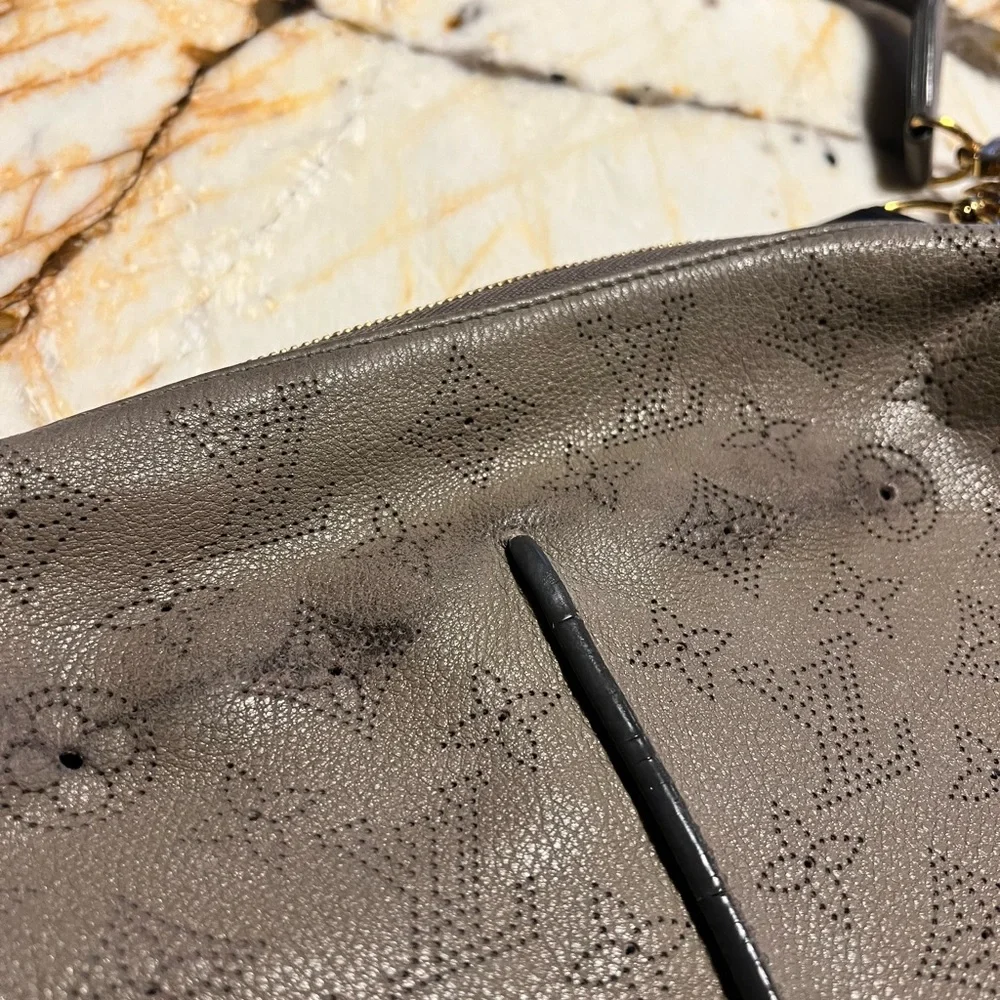 Authentic Louis Vuitton Ombre taupe Mahina leather SELENE MM Shoulder Bag - Picture 10 of 11